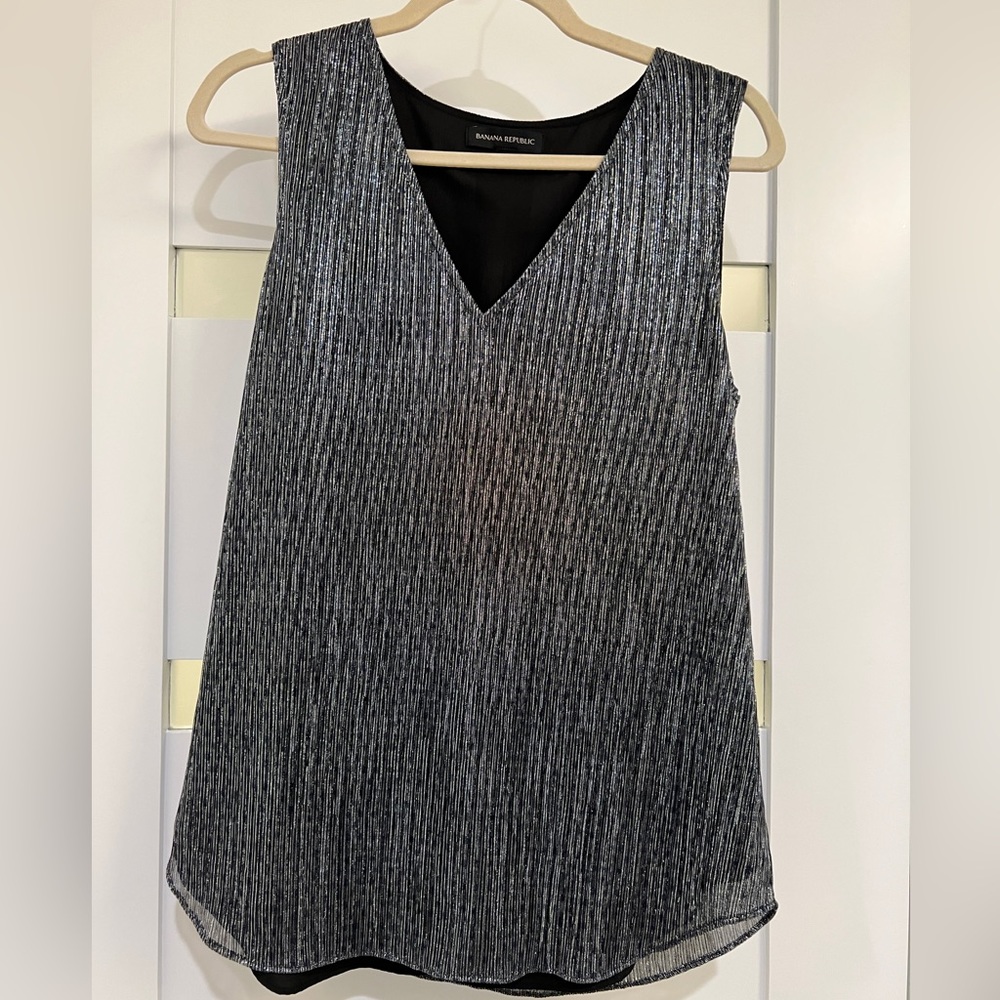 Banana Republic Satin-Lined Metallic Sleeveless Blouse Silver-Black Medium EUC